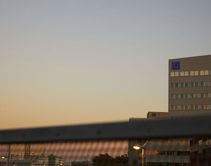 Om Oss Fakta 01 LOGO HQ EXTERIOR GA╠Êrdet 005